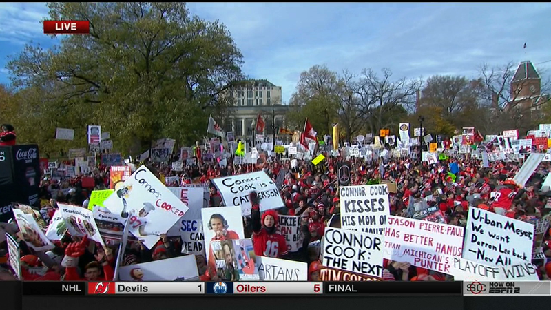 Illustration for article titled Deez Nuts: Your Ohio State College GameDay Sign Roundup